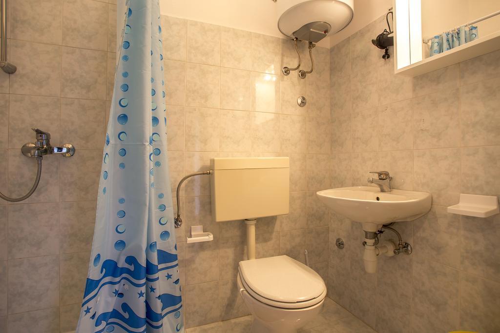 Guest House Nada 392 Pula Bagian luar foto