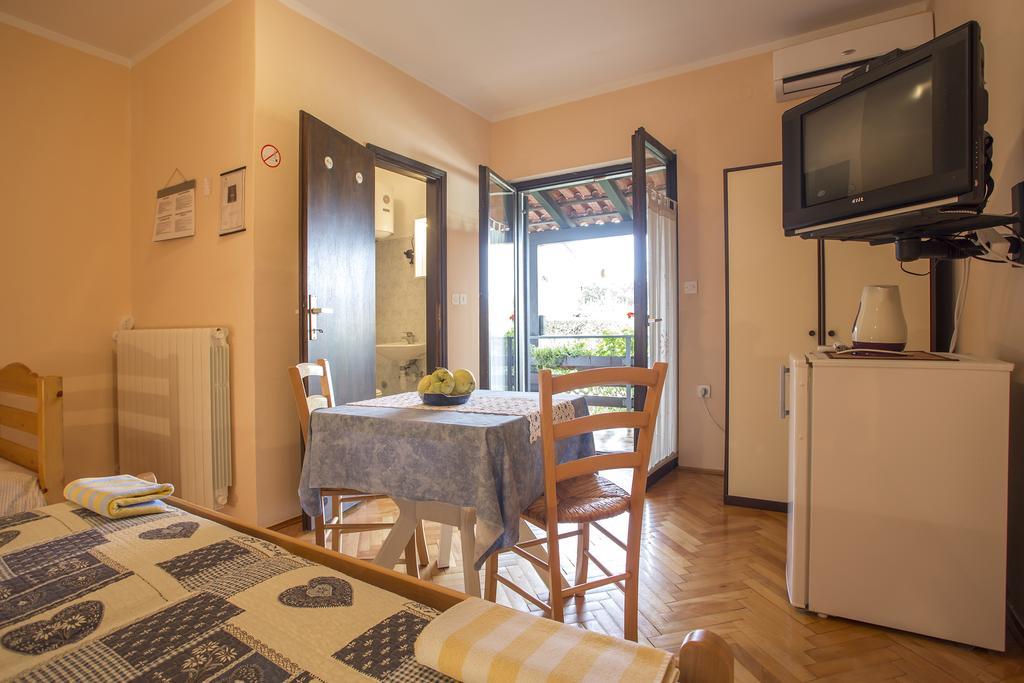 Guest House Nada 392 Pula Bagian luar foto