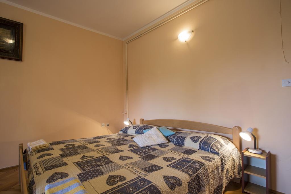 Guest House Nada 392 Pula Bagian luar foto