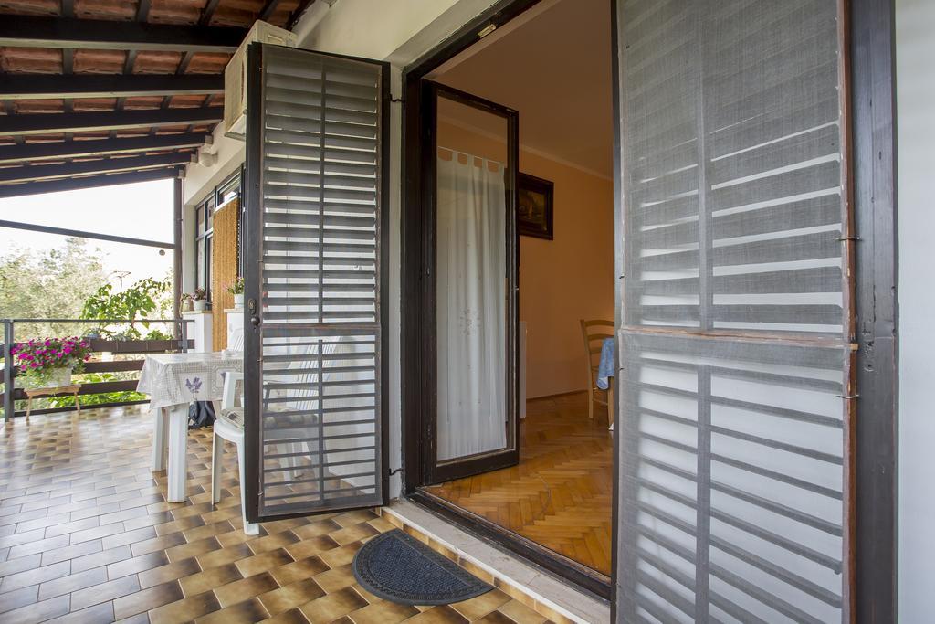 Guest House Nada 392 Pula Bagian luar foto